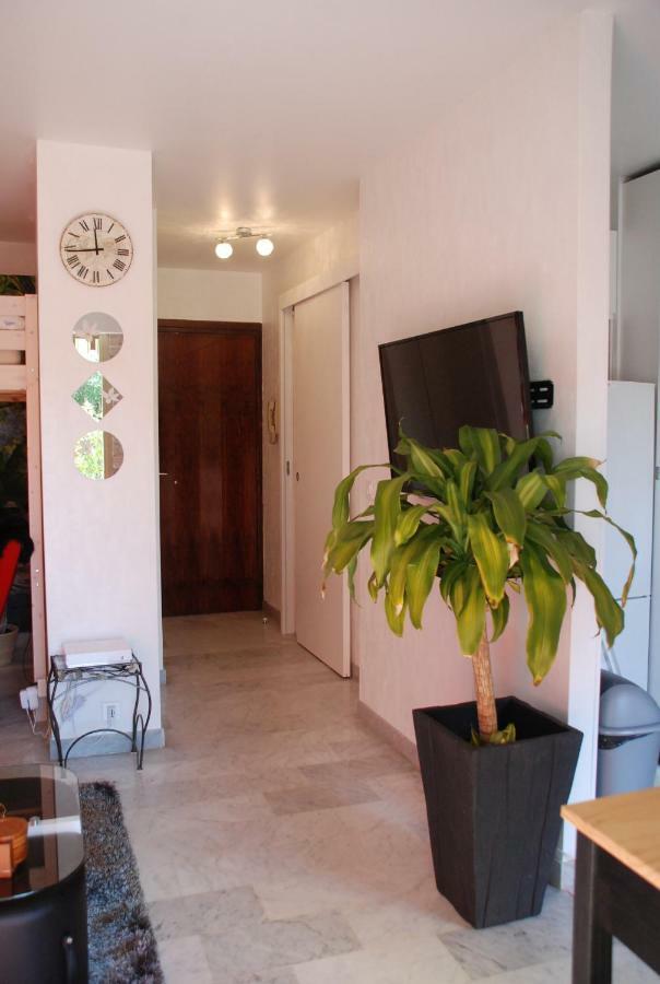 Studio - Juan Les Pins - Proximite Plages Antibes Kültér fotó